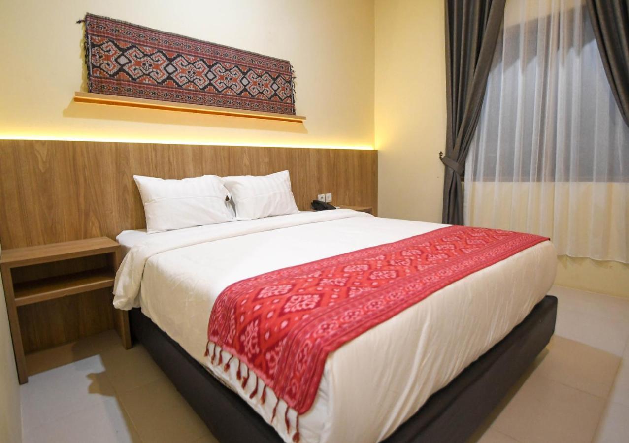 Pasola Hotel Waikelo Eksteriør billede